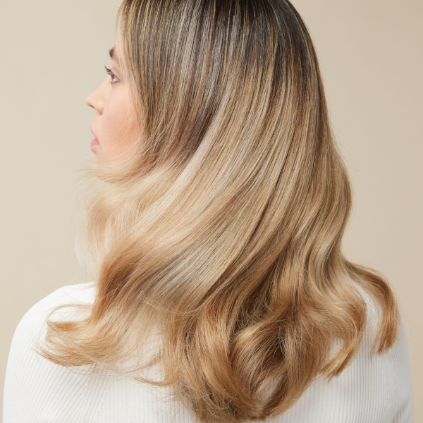 Blond Revival Mannequin cheveux ondulés balayage dos